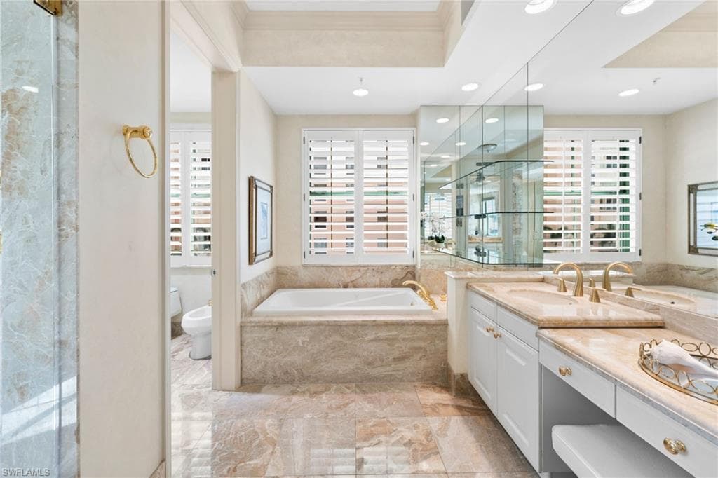 960 Cape Marco Dr 506, Marco Island, FL 34145-25