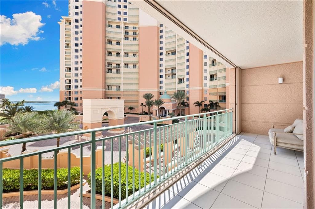 960 Cape Marco Dr 506, Marco Island, FL 34145-36