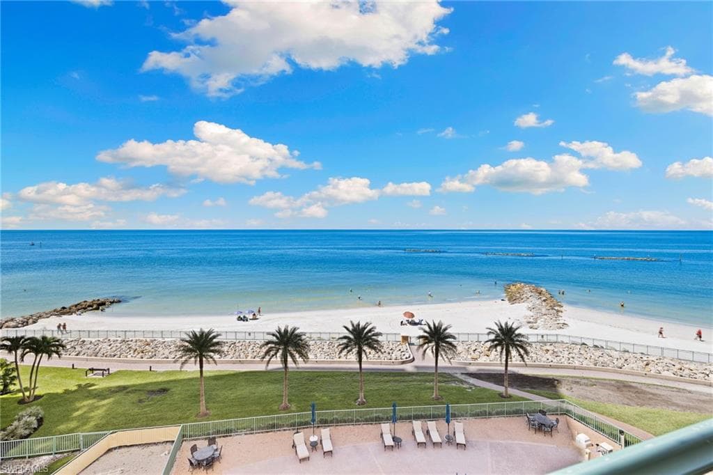 960 Cape Marco Dr 506, Marco Island, FL 34145-42