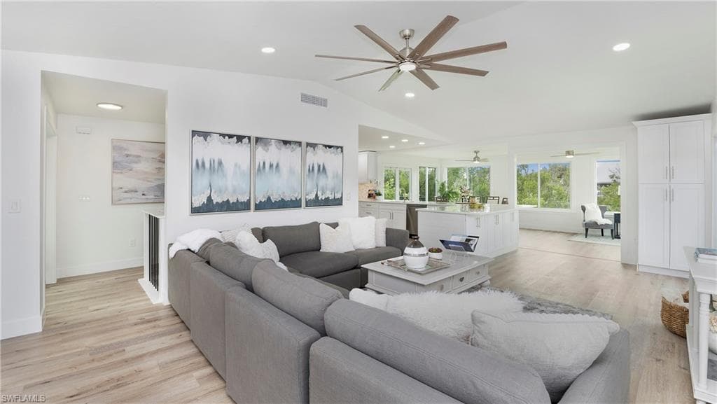 9416 Yucca Ct, Sanibel, FL 33957-8