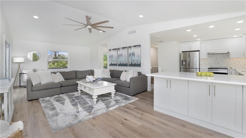 9416 Yucca Ct, Sanibel, FL 33957-4