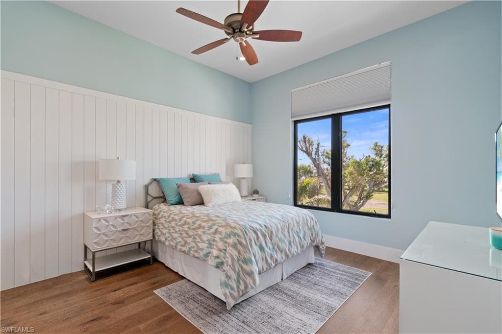 160 Little Carlos Ln, Fort Myers Beach, FL 33931-25