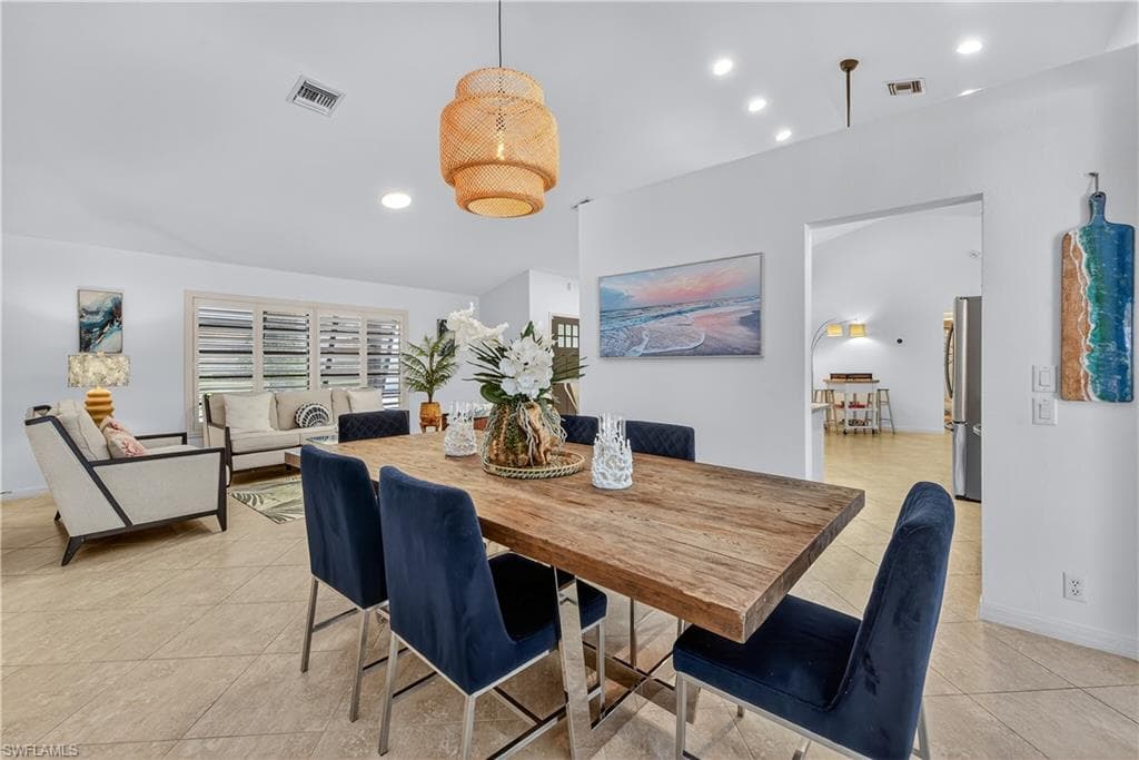 566 Barfield Dr, Marco Island, FL 34145-14