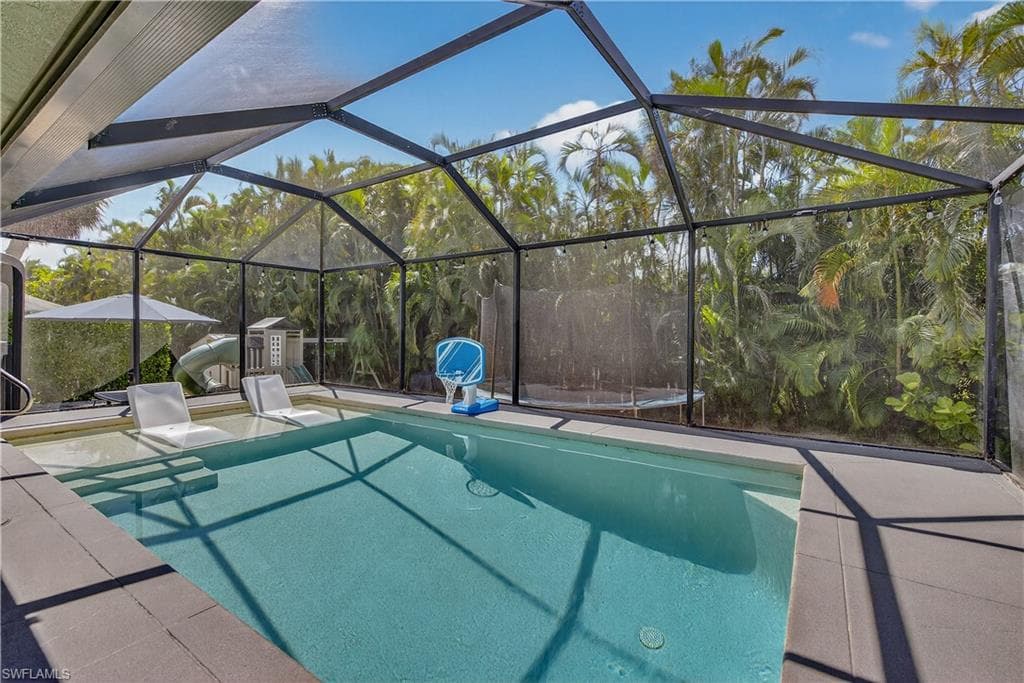 566 Barfield Dr, Marco Island, FL 34145-32