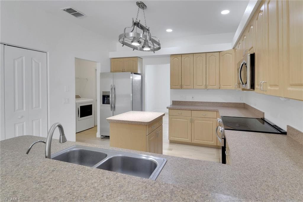 4670 38th Ave SE, Naples, FL 34117-8