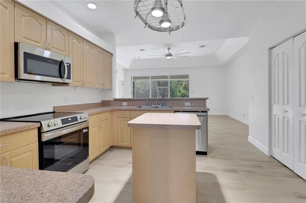 4670 38th Ave SE, Naples, FL 34117-9