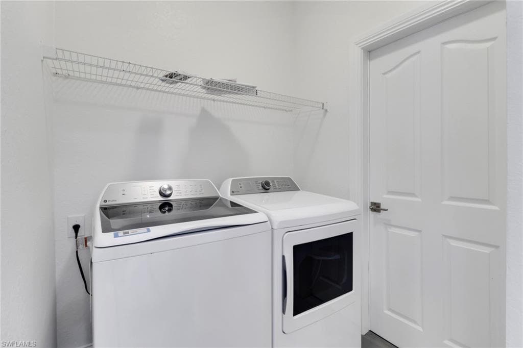 4670 38th Ave SE, Naples, FL 34117-32