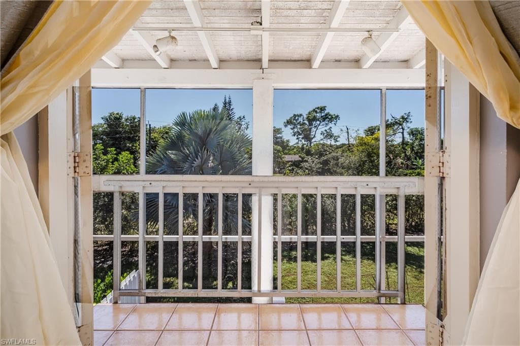 20 Watercolor Way, Naples, FL 34113-1