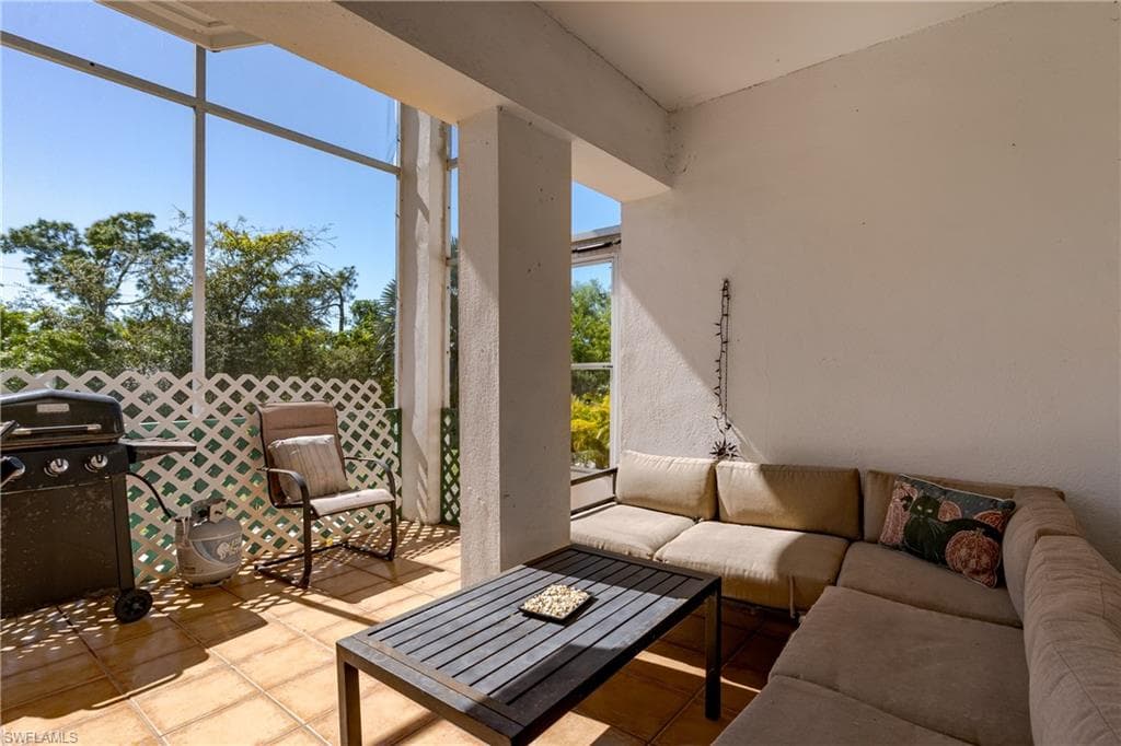 20 Watercolor Way, Naples, FL 34113-3