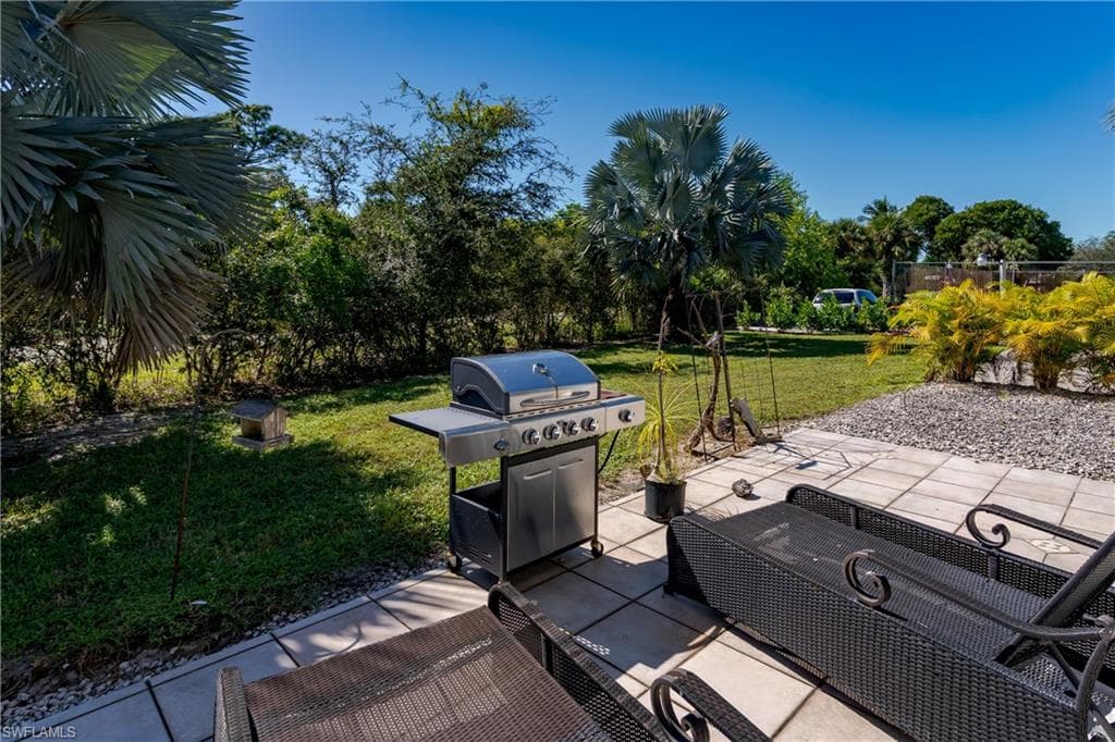 20 Watercolor Way, Naples, FL 34113-4