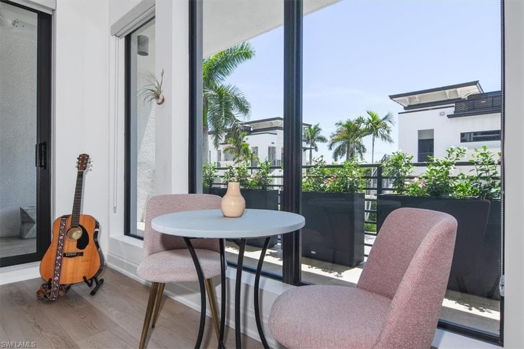 1111 Central Ave 207, Naples, FL 34102-18