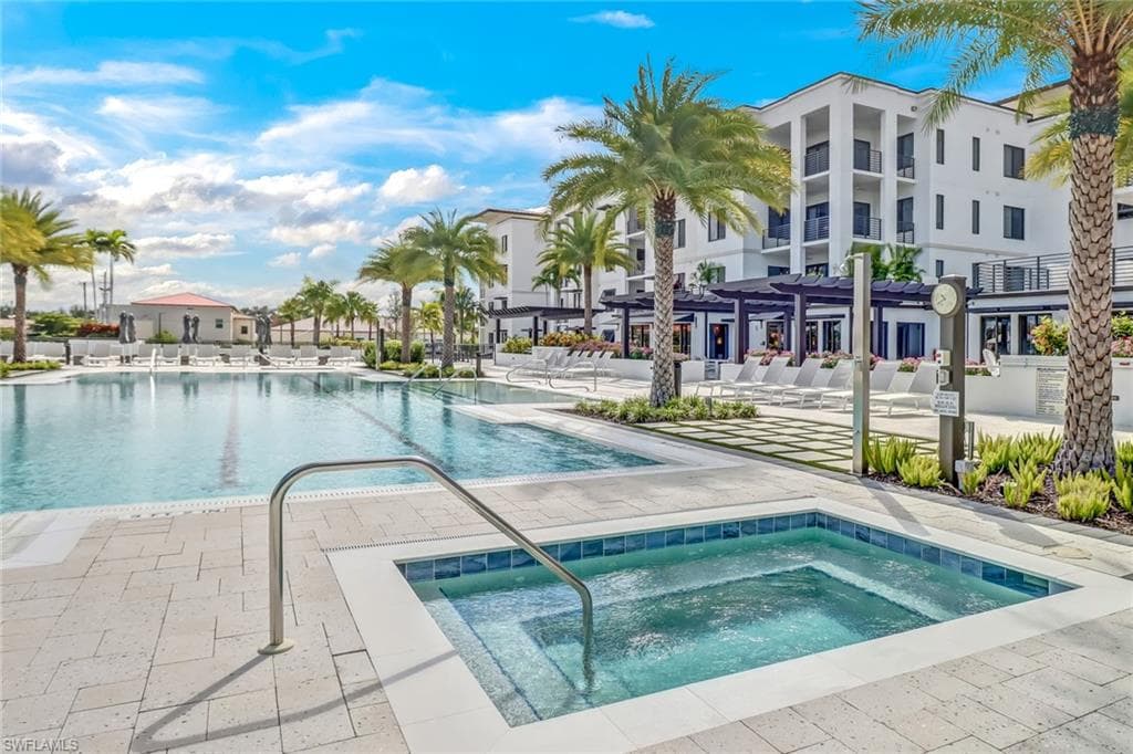 1111 Central Ave 207, Naples, FL 34102-22