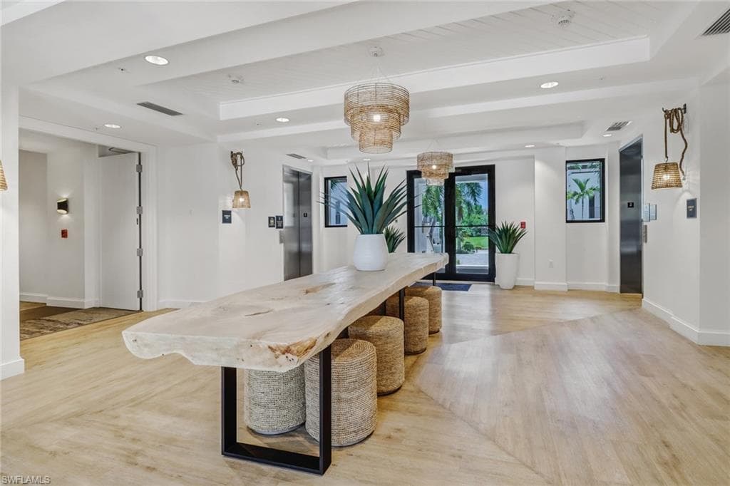 1111 Central Ave 207, Naples, FL 34102-31