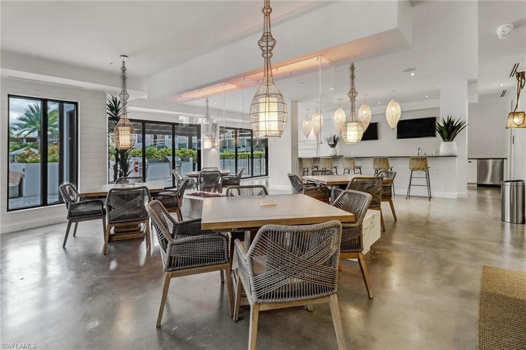 1111 Central Ave 207, Naples, FL 34102-33