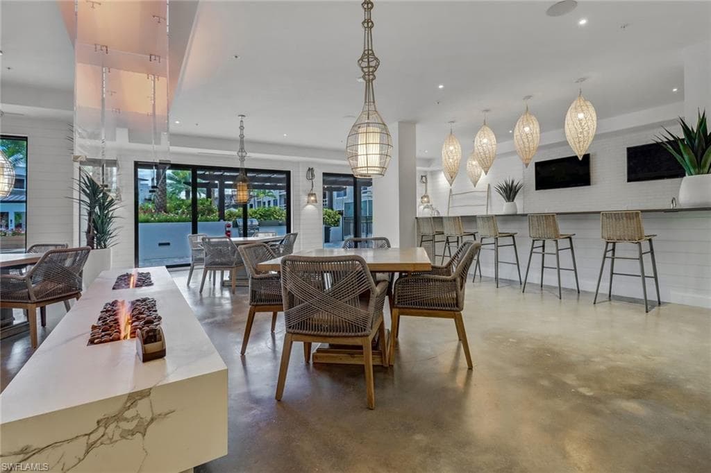 1111 Central Ave 207, Naples, FL 34102-34