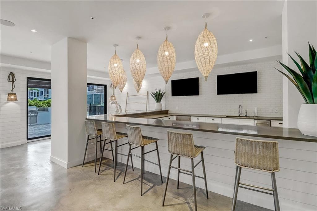 1111 Central Ave 207, Naples, FL 34102-36