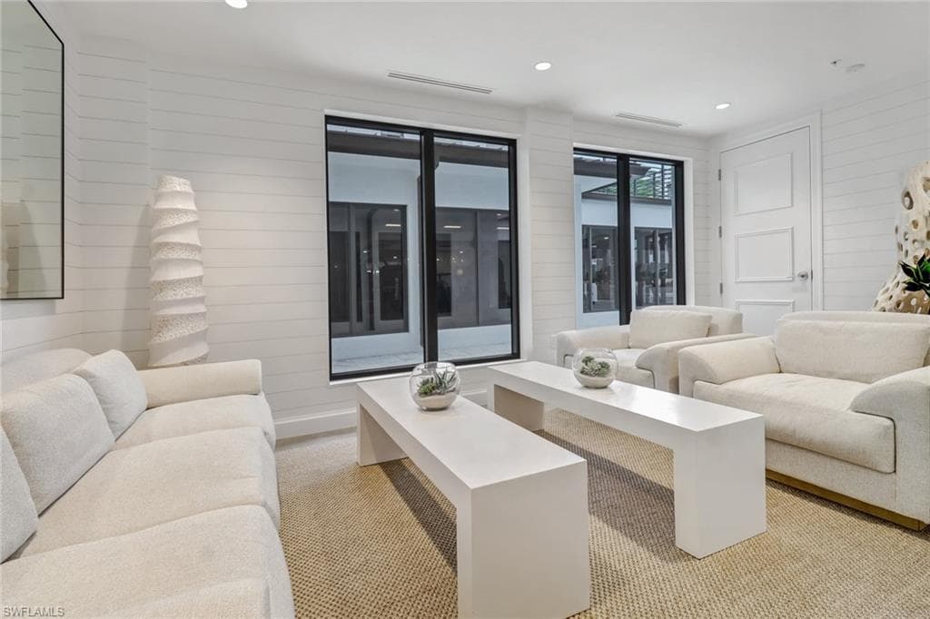 1111 Central Ave 207, Naples, FL 34102-37