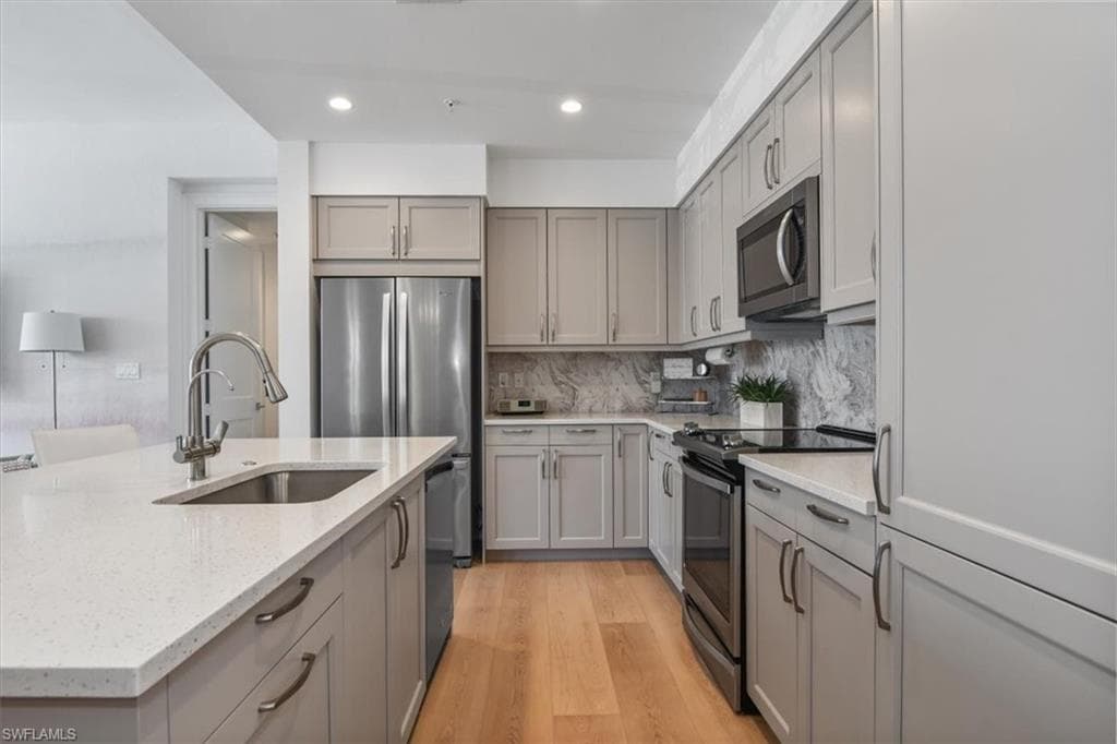 1111 Central Ave 207, Naples, FL 34102-2