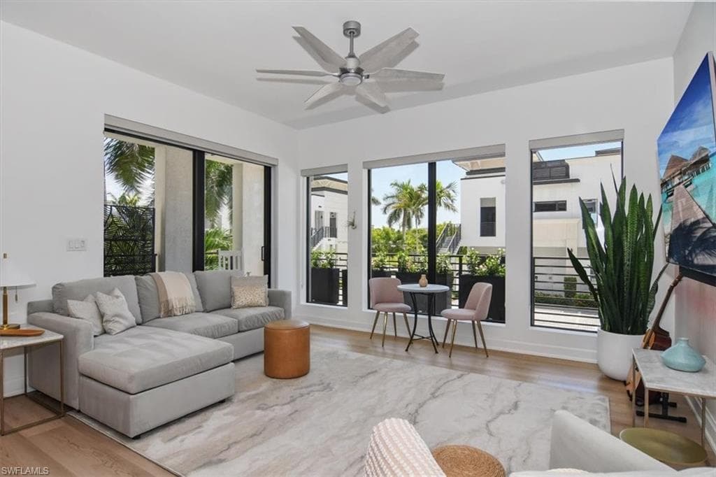 1111 Central Ave 207, Naples, FL 34102-7