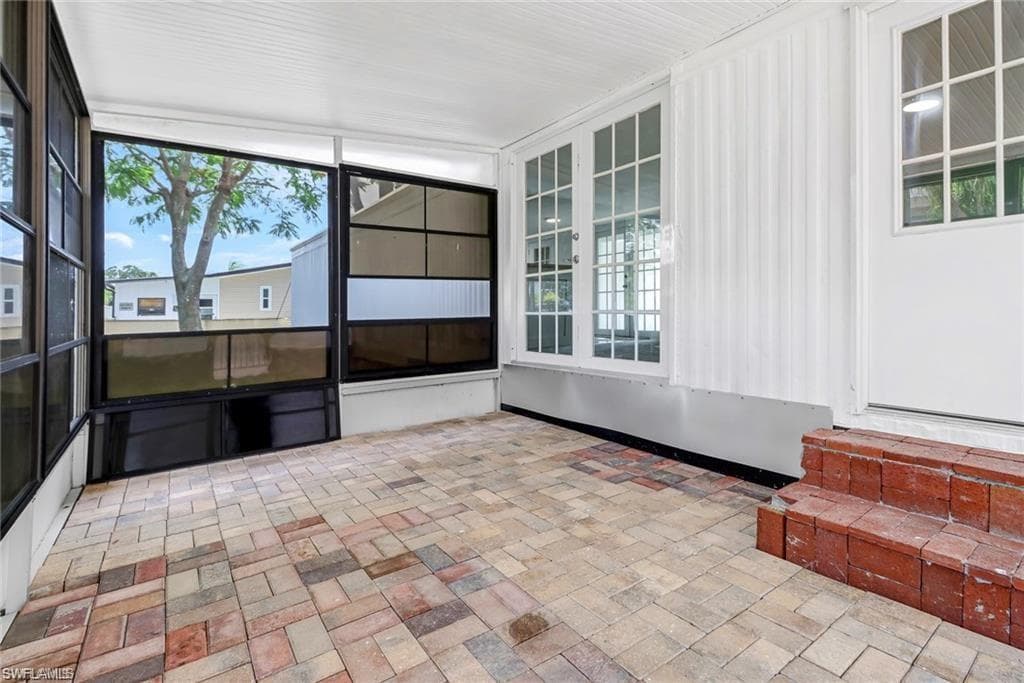 120 Grassy Key Ln 38, Naples, FL 34114-16