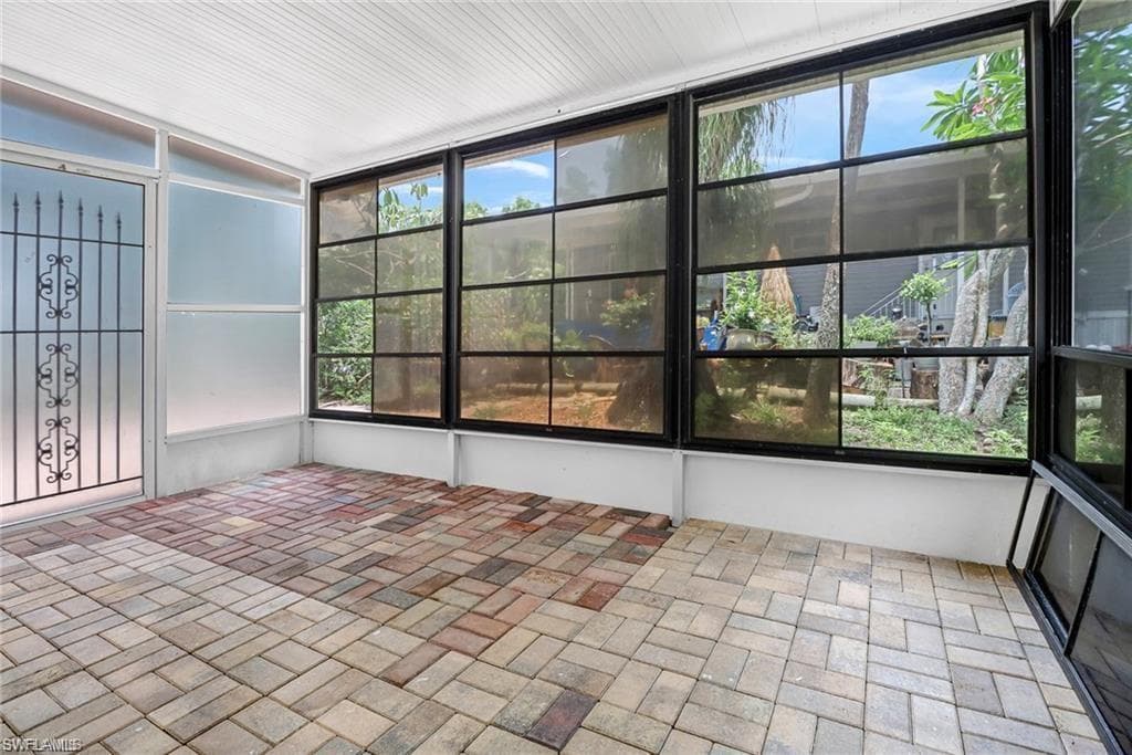 120 Grassy Key Ln 38, Naples, FL 34114-17