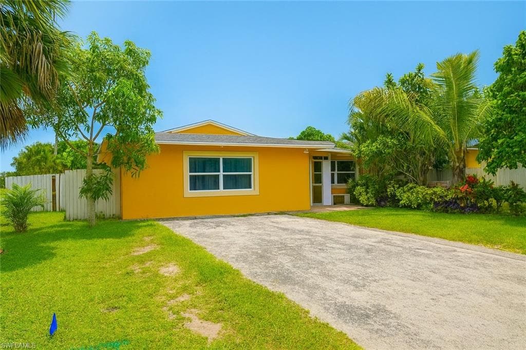 8360 Beacon Blvd, Fort Myers, FL 33907-10