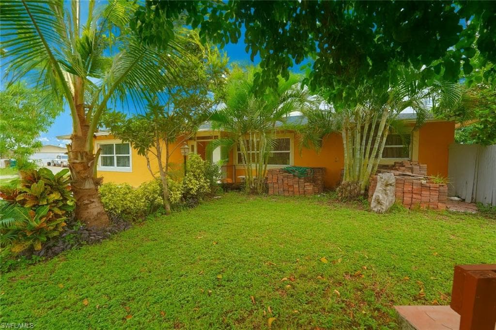 8360 Beacon Blvd, Fort Myers, FL 33907-13