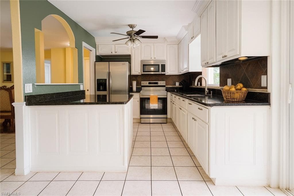 8360 Beacon Blvd, Fort Myers, FL 33907-22
