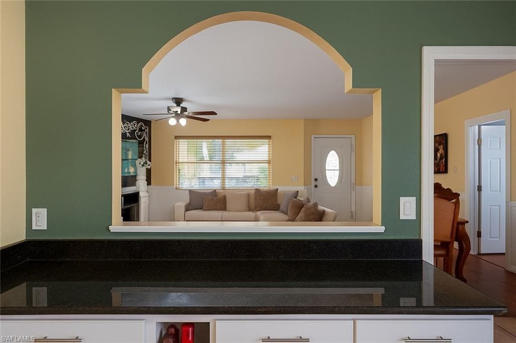 8360 Beacon Blvd, Fort Myers, FL 33907-27