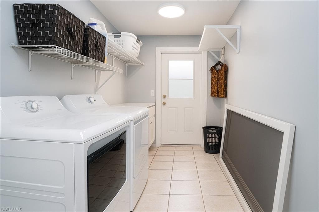 8360 Beacon Blvd, Fort Myers, FL 33907-33