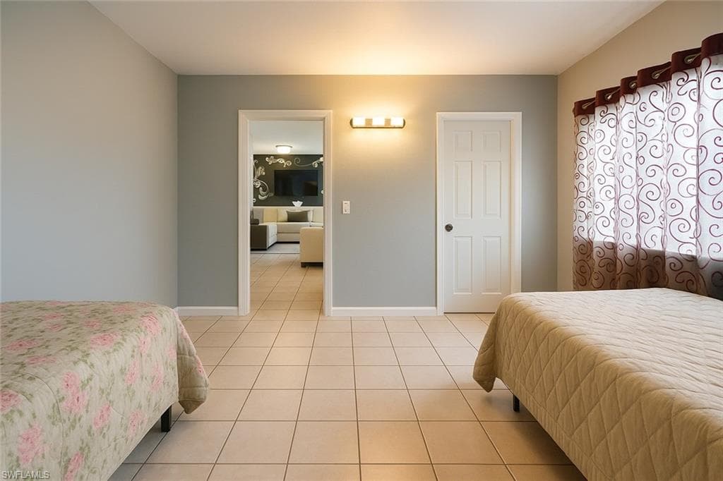 8360 Beacon Blvd, Fort Myers, FL 33907-35