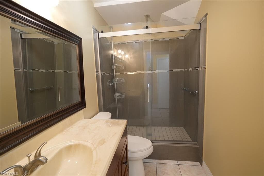 8360 Beacon Blvd, Fort Myers, FL 33907-37