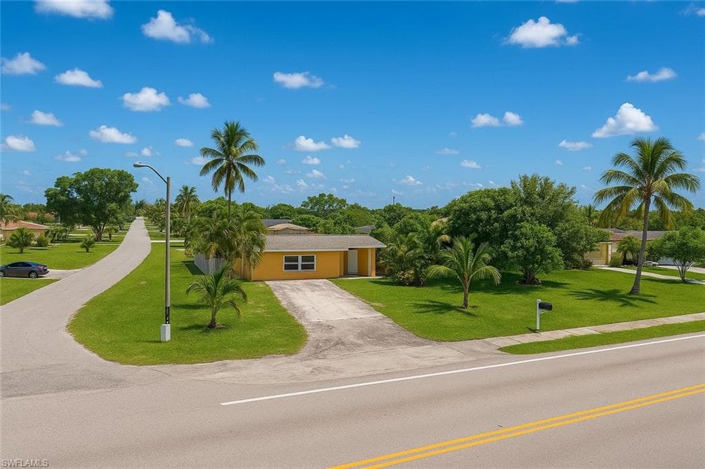 8360 Beacon Blvd, Fort Myers, FL 33907-42