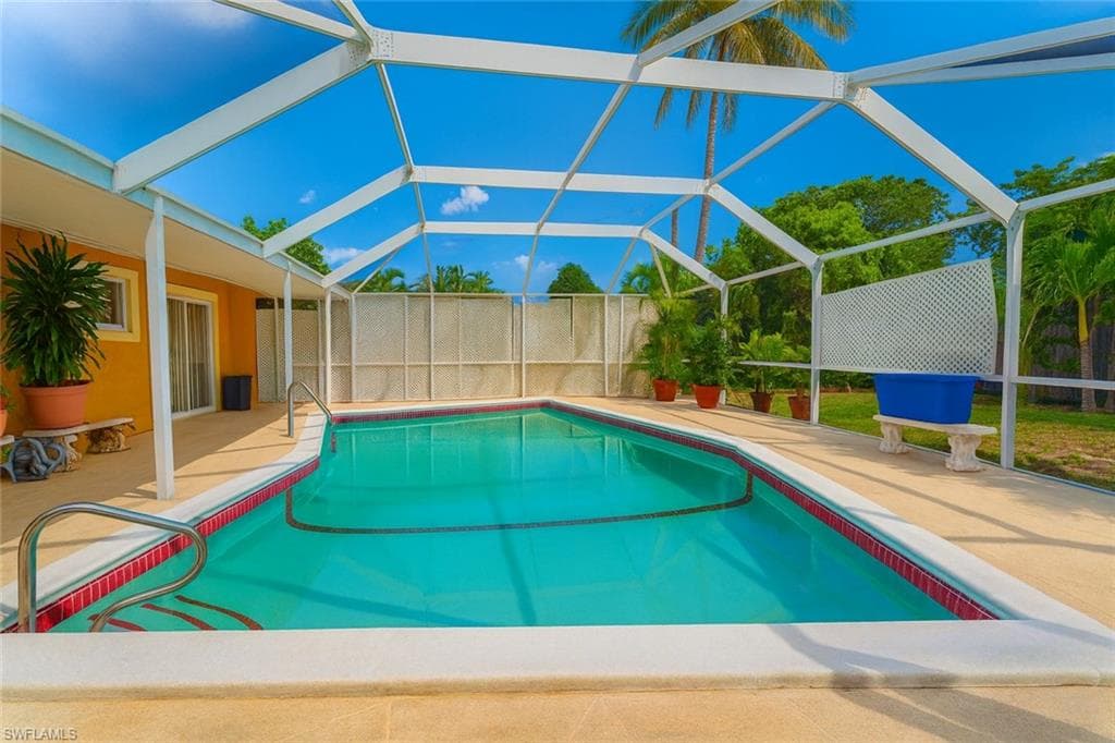 8360 Beacon Blvd, Fort Myers, FL 33907-3