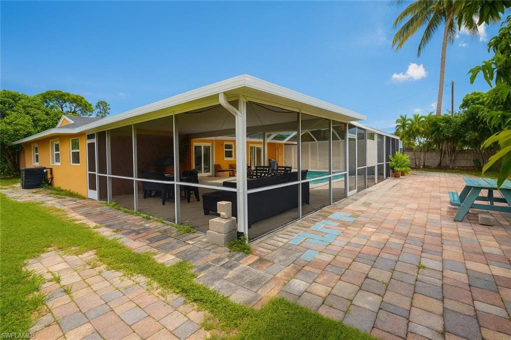 8360 Beacon Blvd, Fort Myers, FL 33907-7