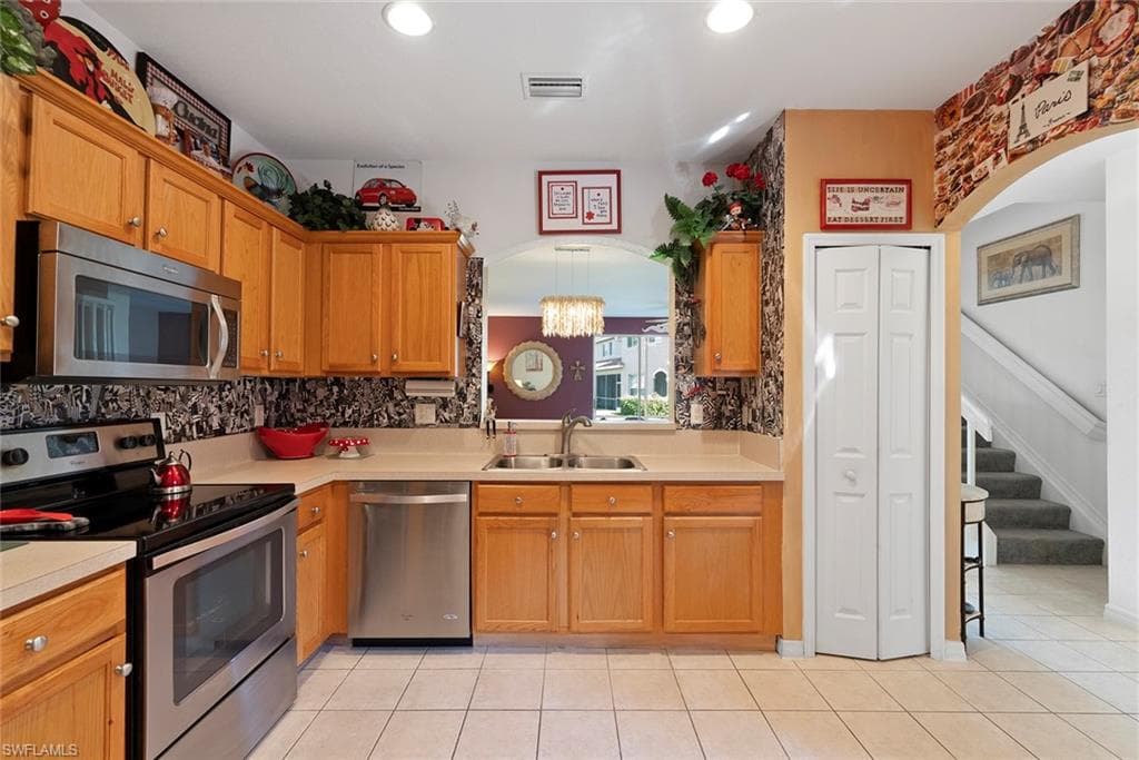 9838 Roundstone Cir, Fort Myers, FL 33967-11