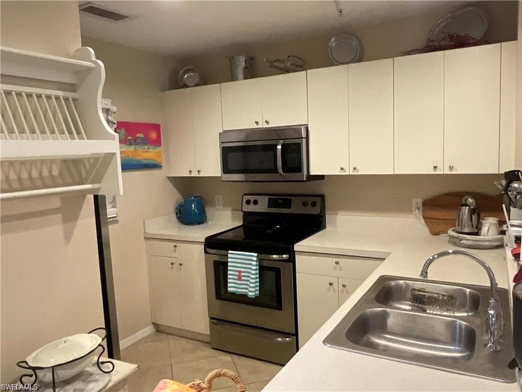 4420 Botanical Place Cir 104, Naples, FL 34112-6