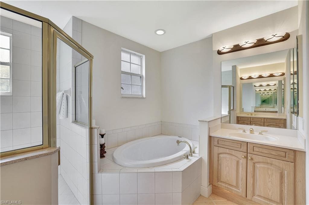 721 Regency Reserve Cir 5701, Naples, FL 34119-8