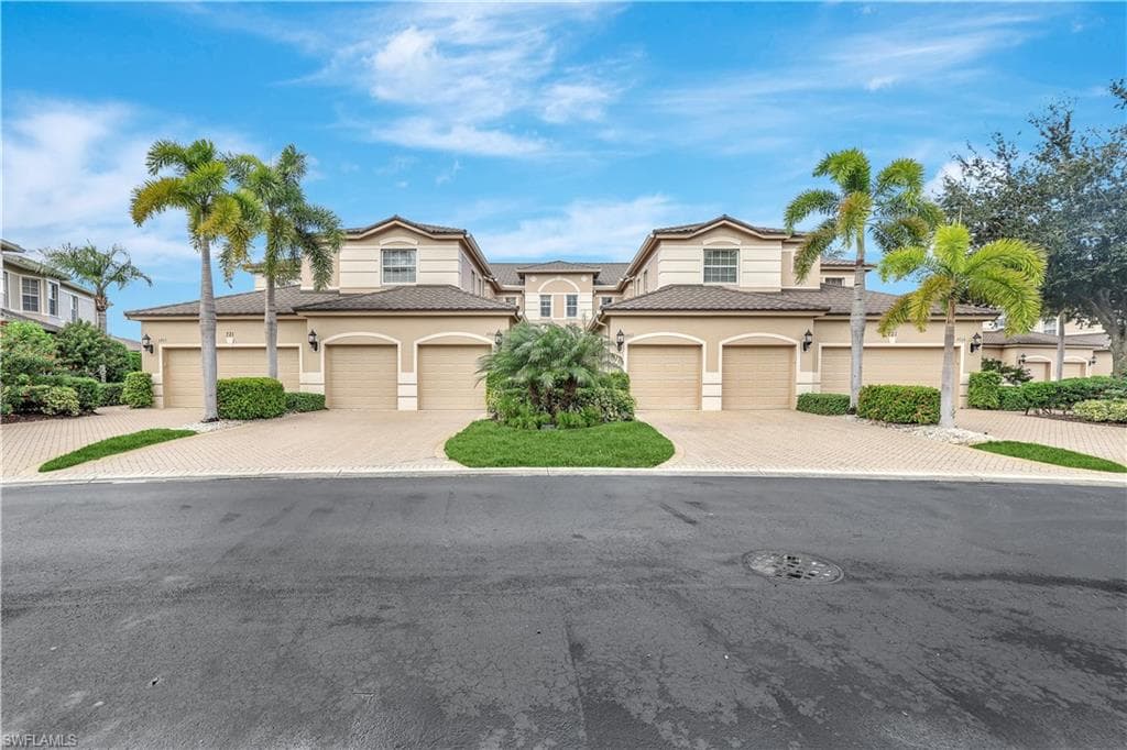 721 Regency Reserve Cir 5701, Naples, FL 34119-2