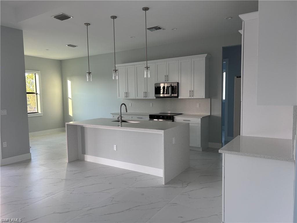 2767 39th Ave NE, Naples, FL 34120-3