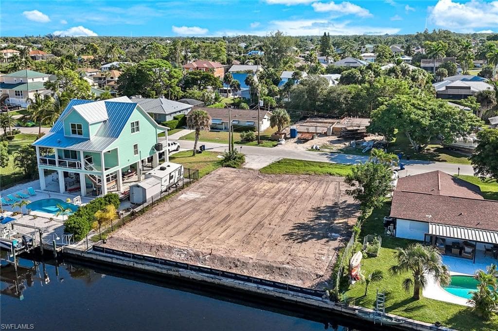 27281 Buccaneer Dr, Bonita Springs, FL 34135-4