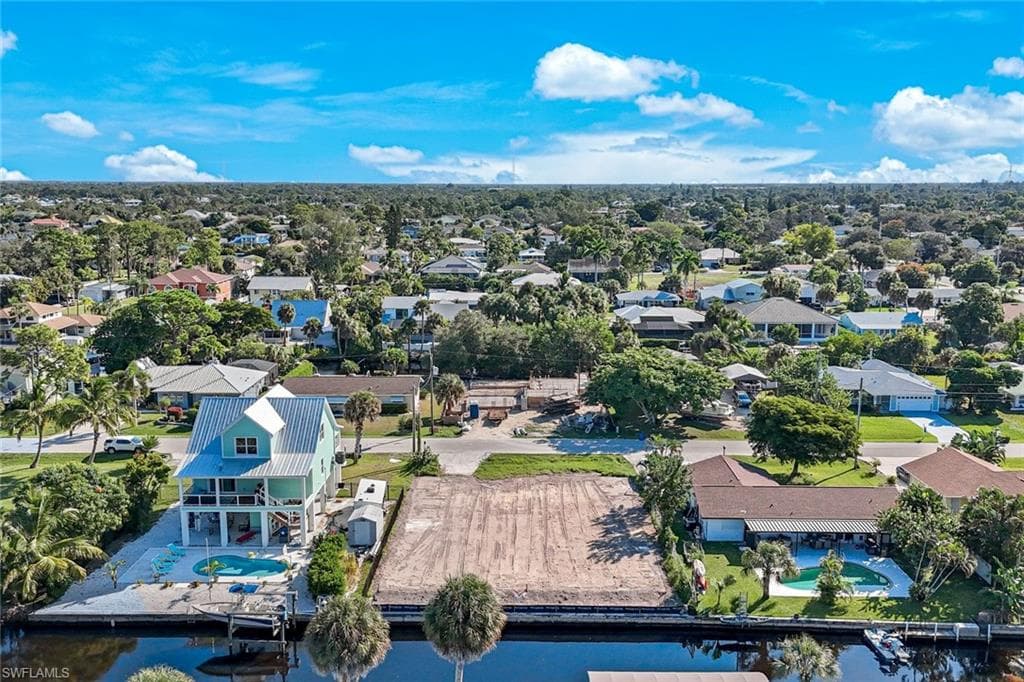 27281 Buccaneer Dr, Bonita Springs, FL 34135-5