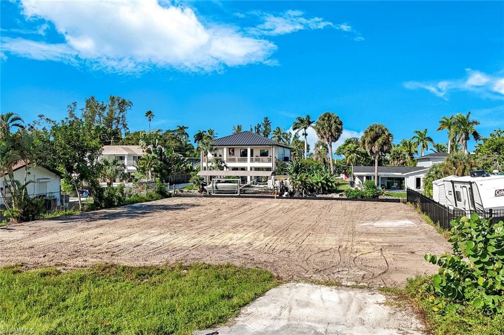 27281 Buccaneer Dr, Bonita Springs, FL 34135-7