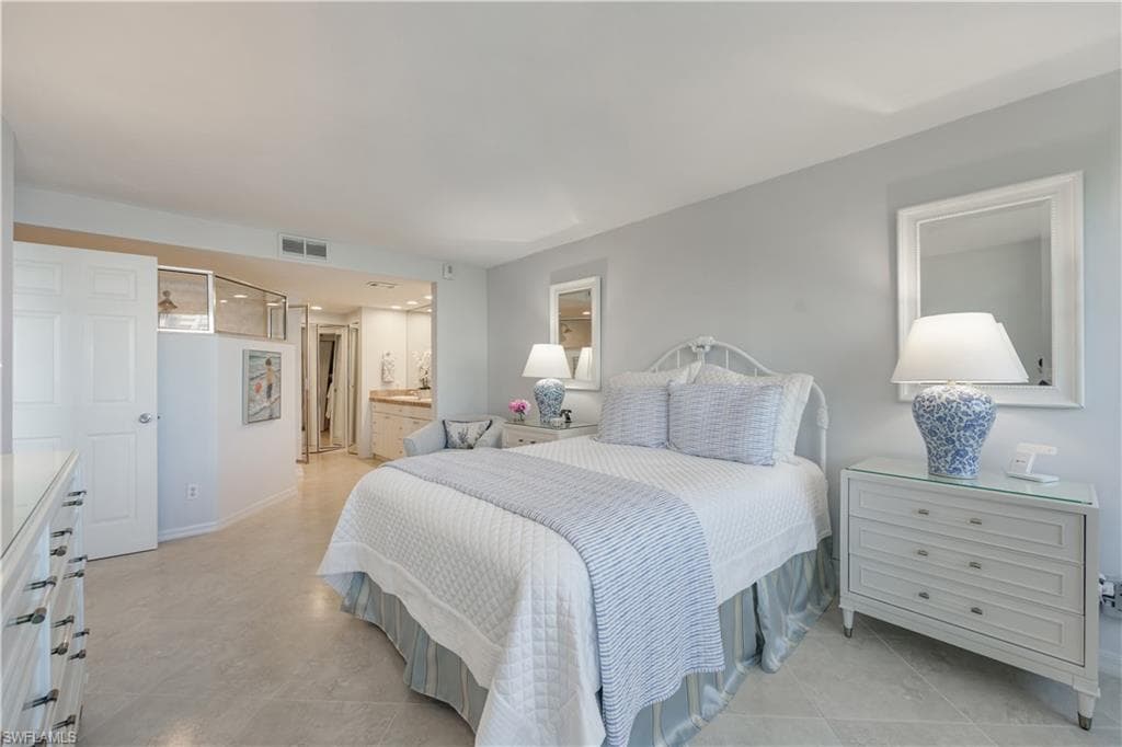 4005 Gulf Shore Blvd N 705, Naples, FL 34103-8