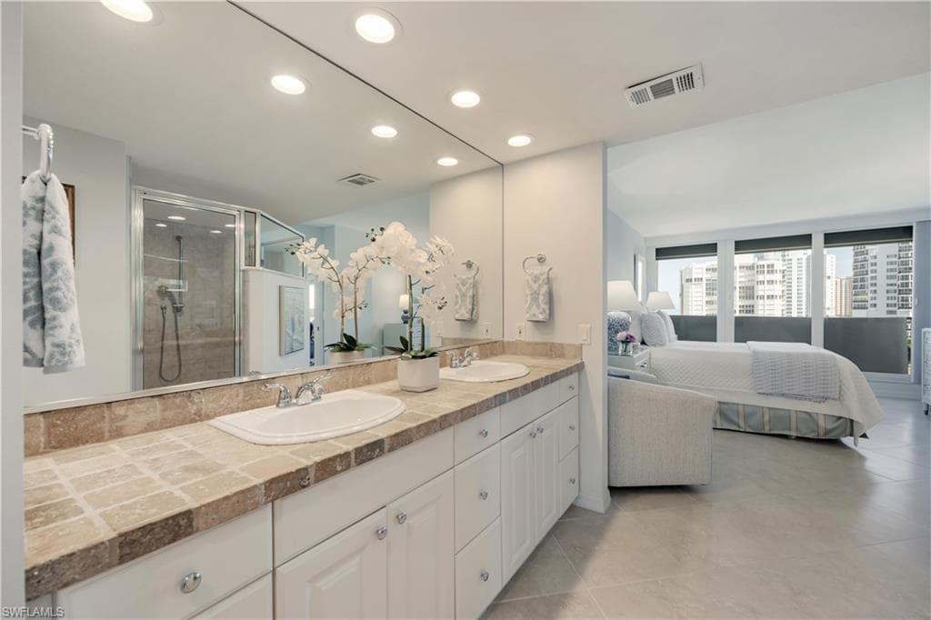 4005 Gulf Shore Blvd N 705, Naples, FL 34103-11