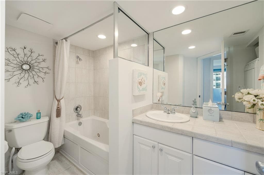 4005 Gulf Shore Blvd N 705, Naples, FL 34103-16