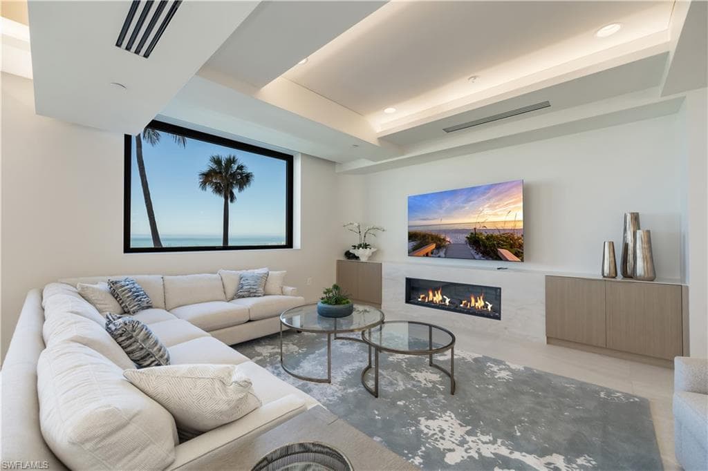 4005 Gulf Shore Blvd N 705, Naples, FL 34103-4