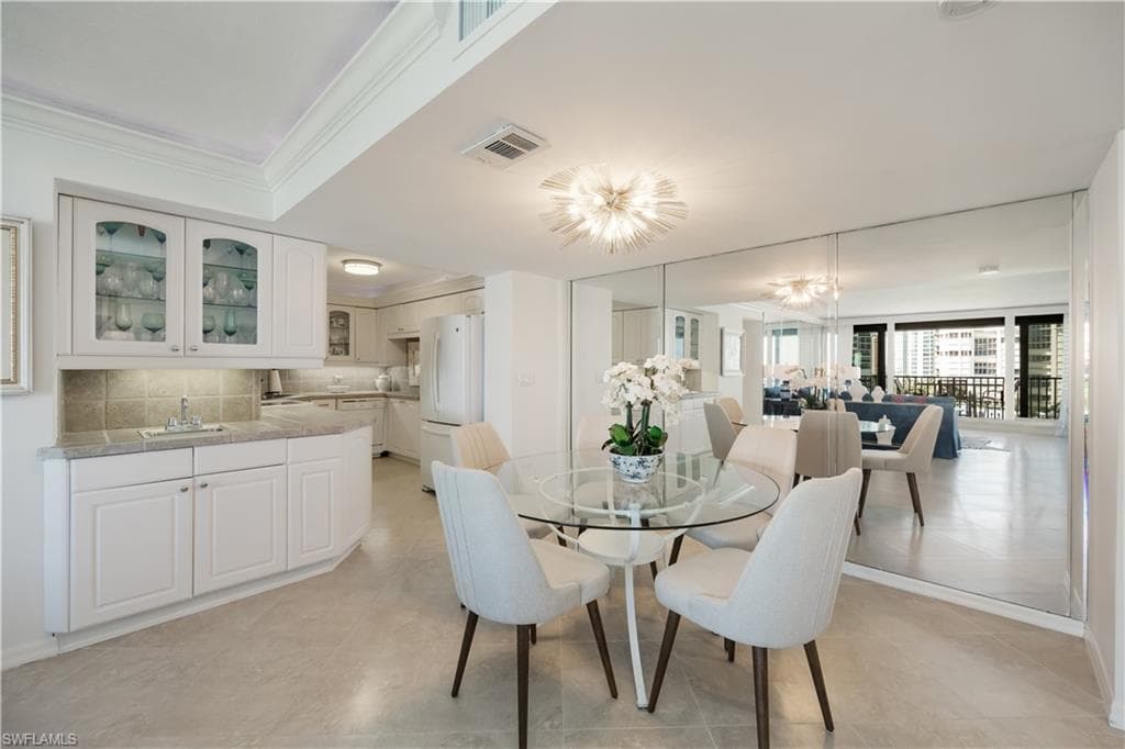 4005 Gulf Shore Blvd N 705, Naples, FL 34103-5