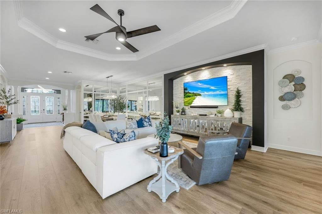 9223 Rialto Ln, Naples, FL 34119-9