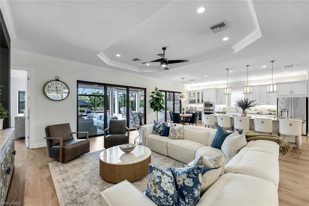 9223 Rialto Ln, Naples, FL 34119-10